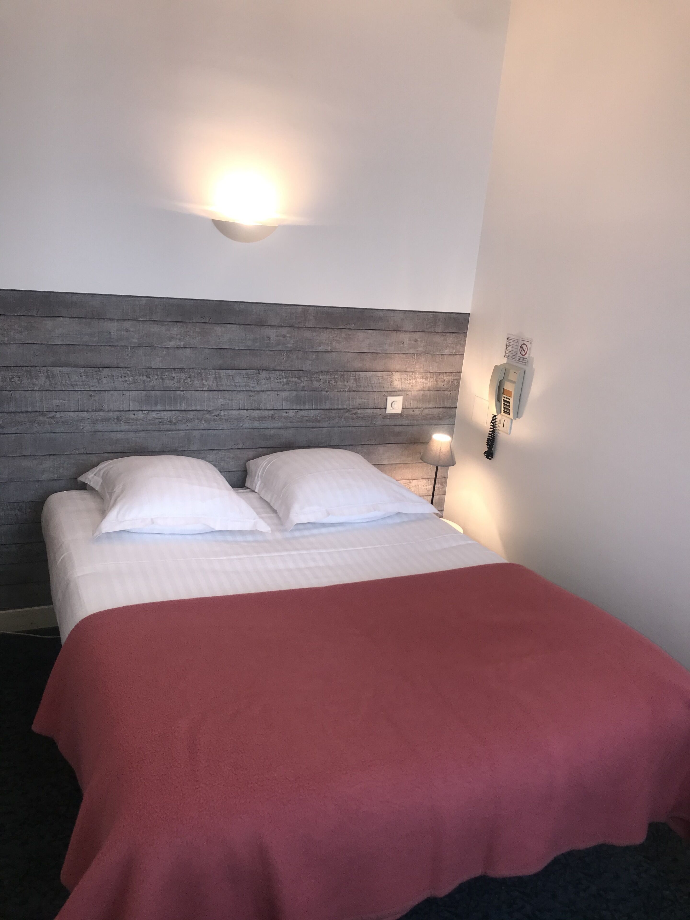 double room | 20 bedrooms, desk, iron/ironing board, cots/infant beds