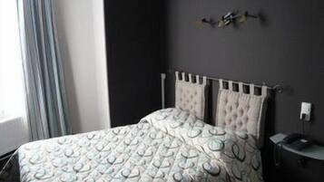 1 bedroom, desk, soundproofing, iron/ironing board