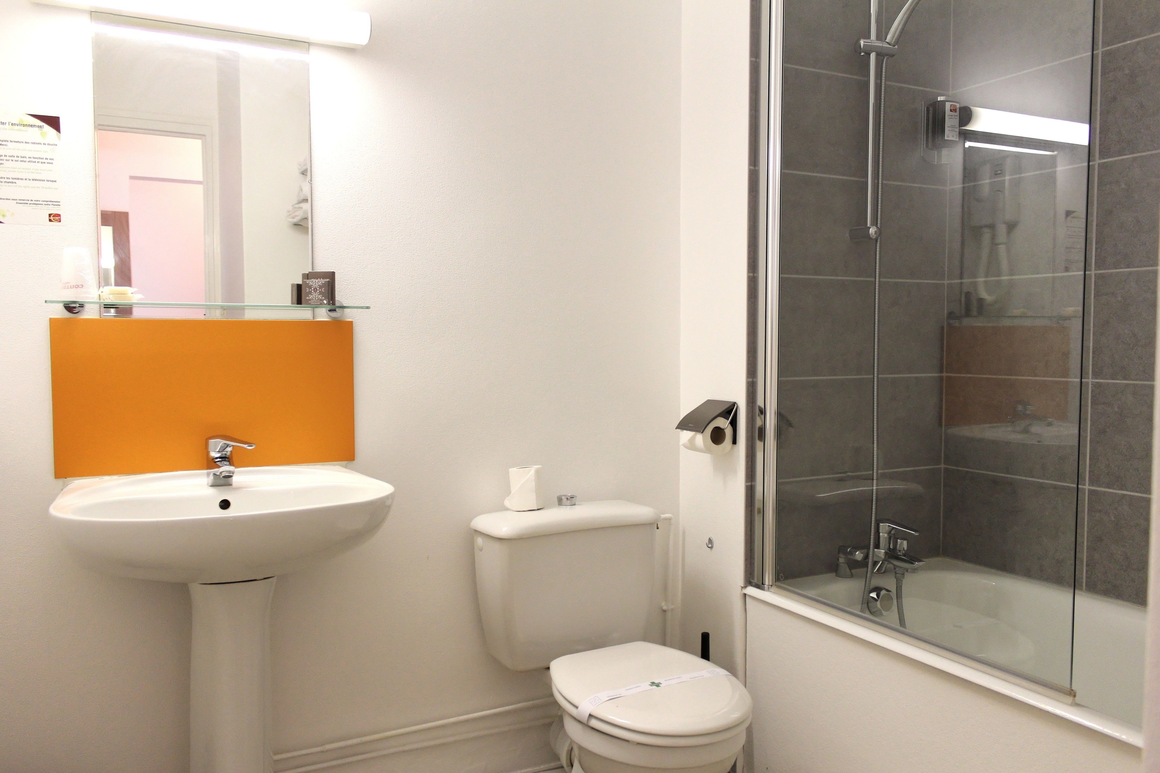 comfort twin room | bathroom | free toiletries, hair dryer, towels