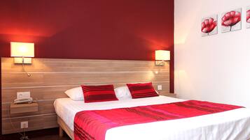 Family Suite | Desk, soundproofing, free WiFi, bed sheets