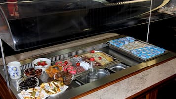 Daily buffet breakfast (EUR 9.80 per person)