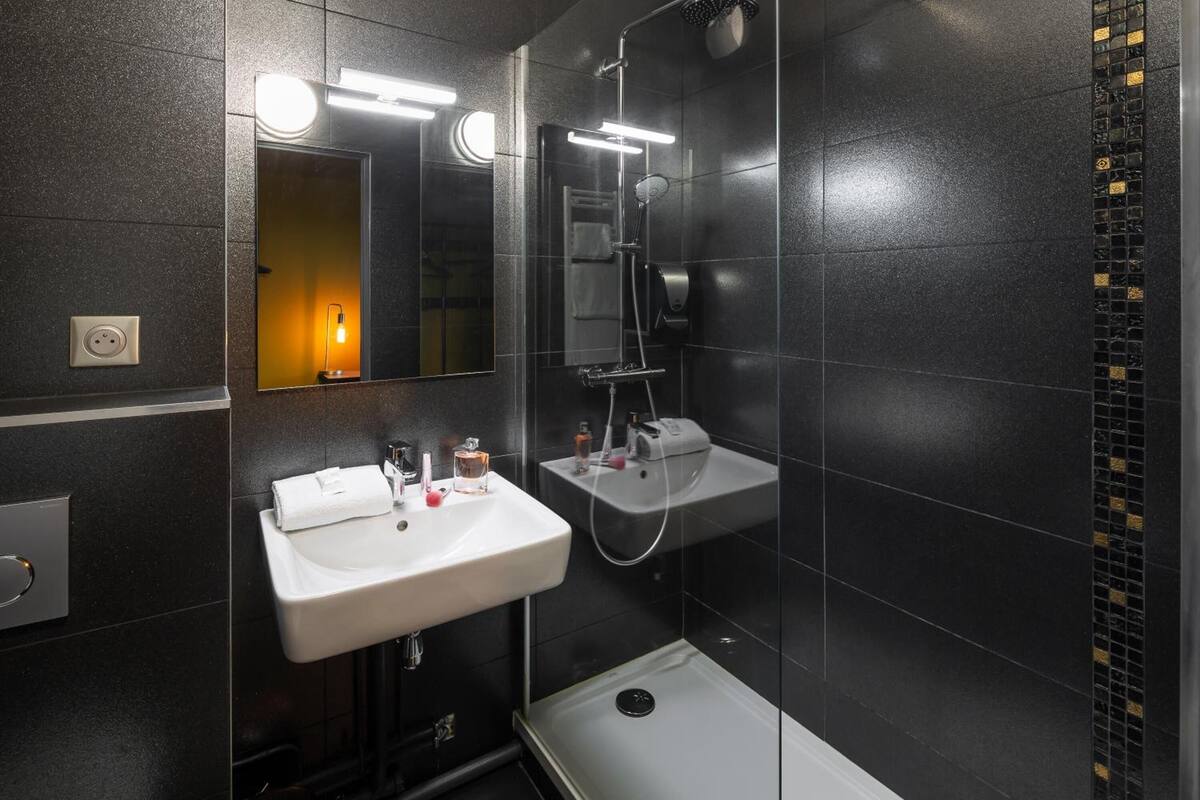 comfort double room | bathroom | hair dryer, towels