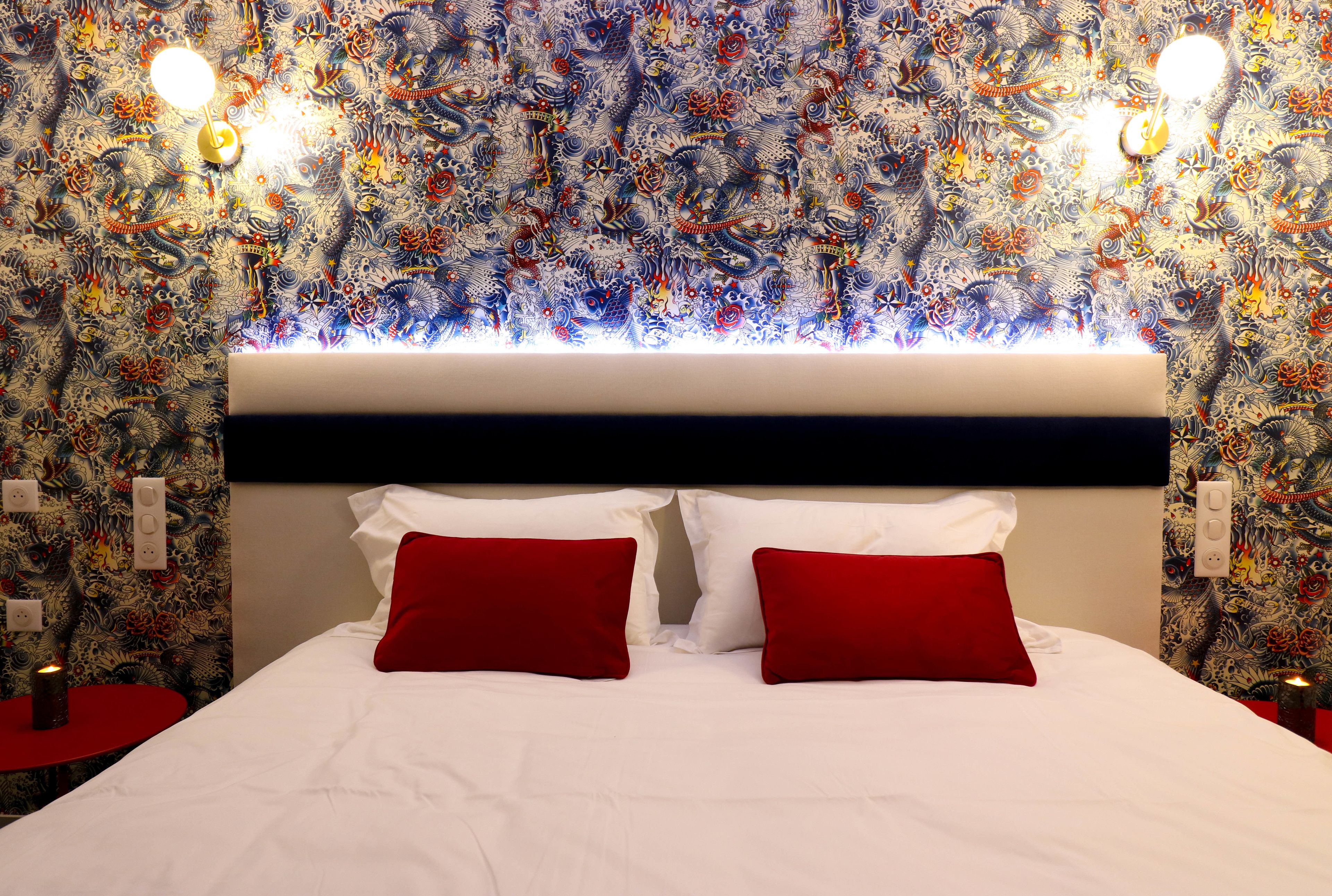 deluxe room | soundproofing, iron/ironing board, free wifi, bed sheets