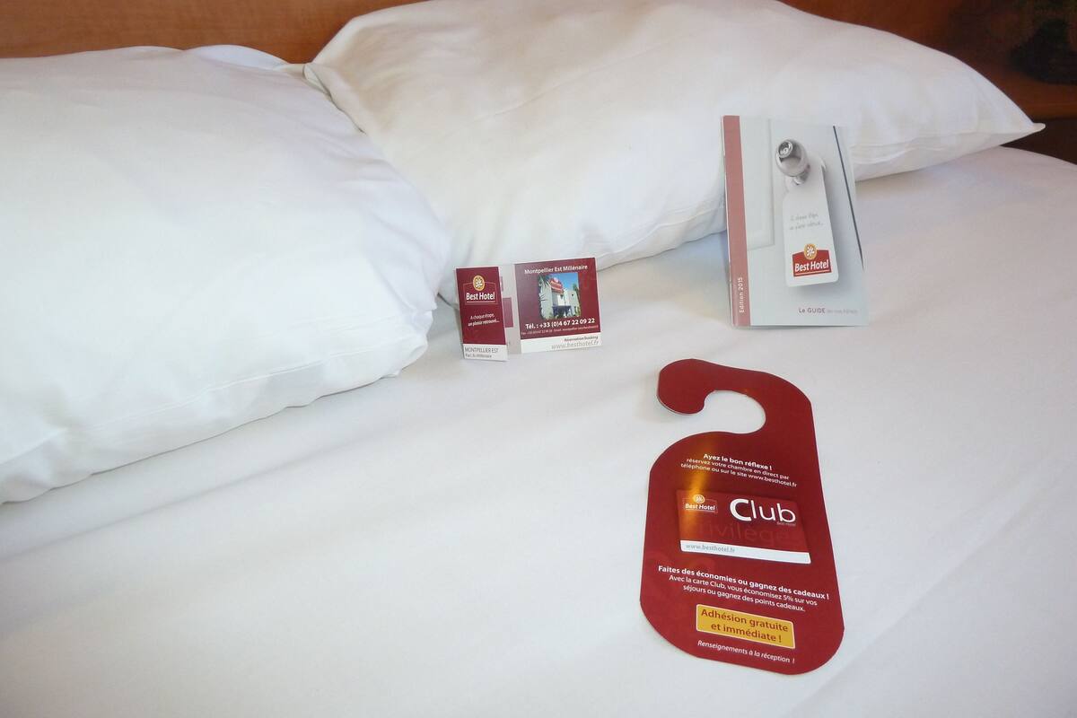 Premium bedding, in-room safe, desk, iron/ironing board