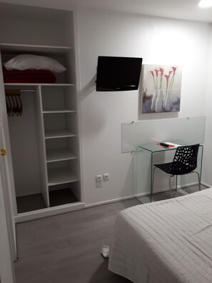 Comfort Double Room, 1 Double Bed, Patio, Ground Floor | Premium bedding, desk, blackout drapes, soundproofing - Hotel Le President (Toulouse)