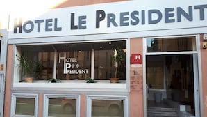 Front of property - Hotel Le President (Toulouse)