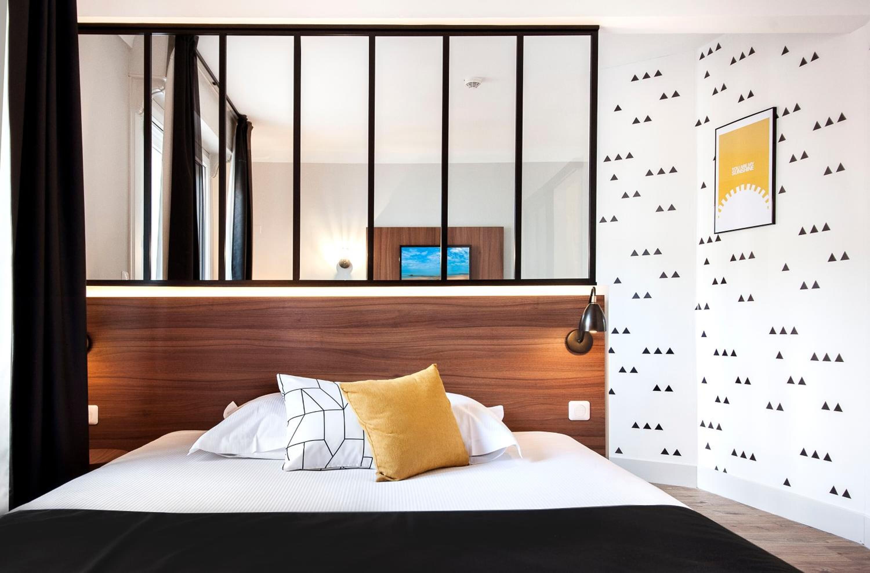 soundproofing, free wifi