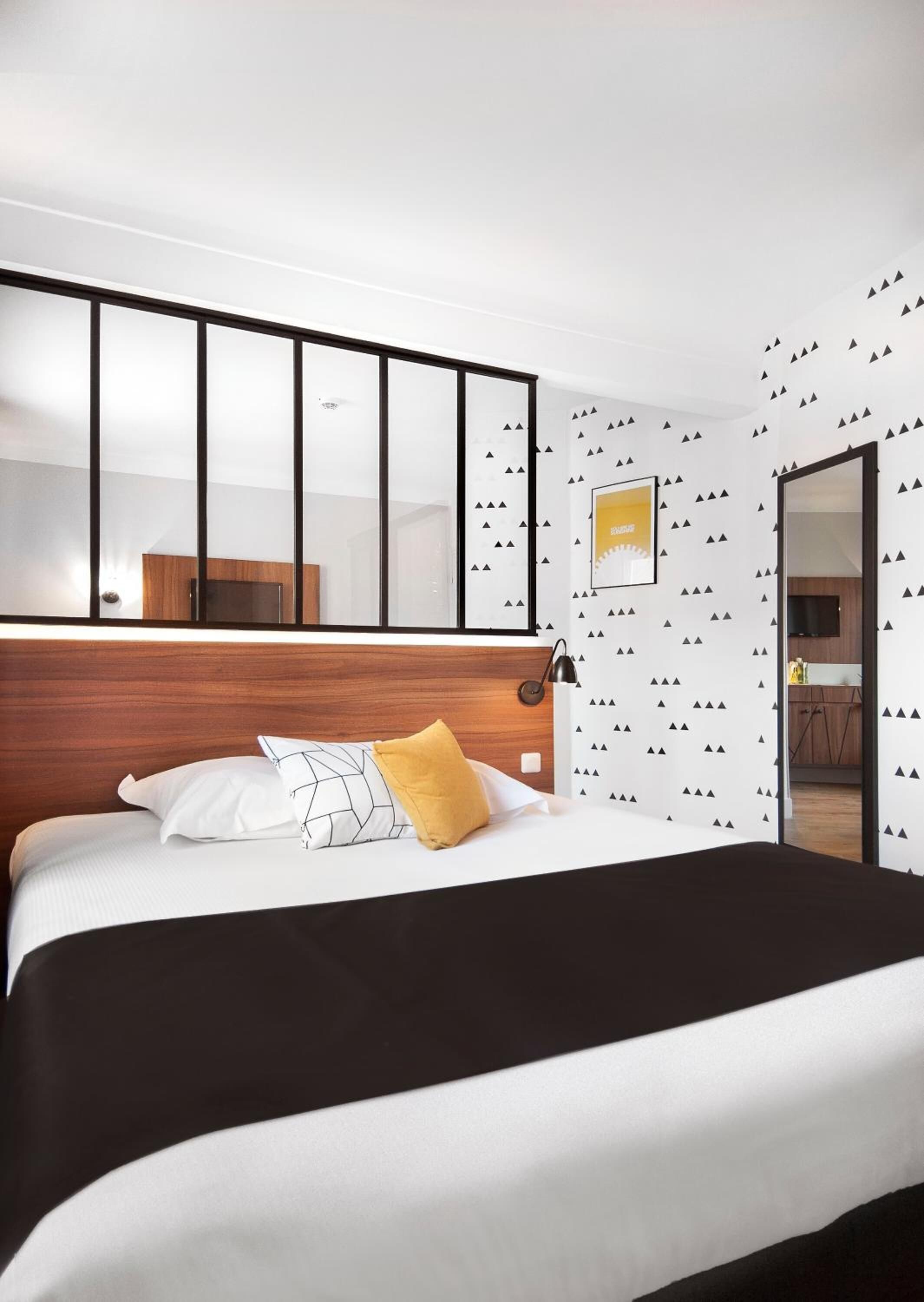 soundproofing, free wifi