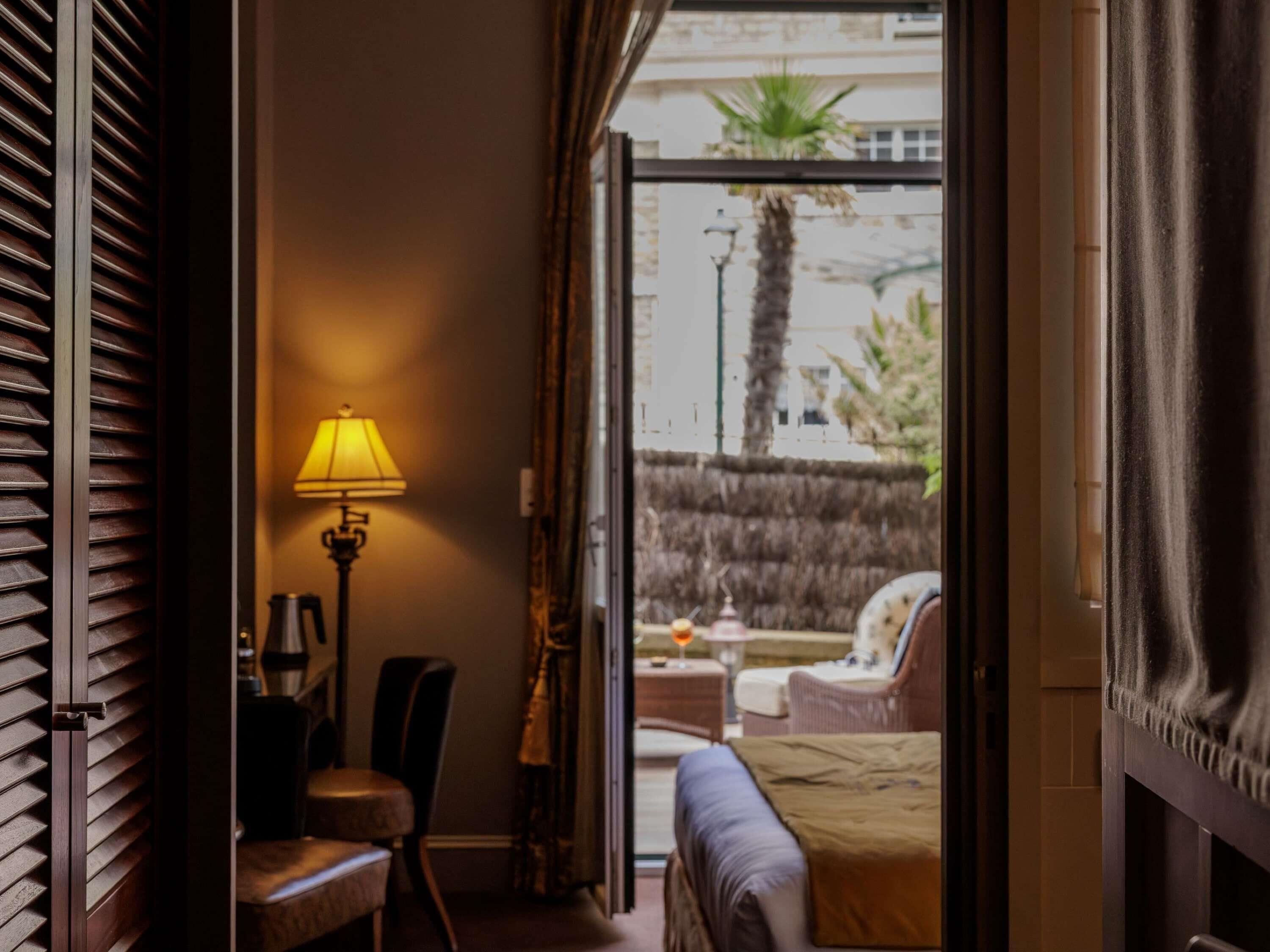 Coffres-forts dans les chambres, chambres insonorisées, Wi-Fi gratuit