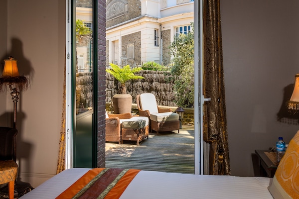 Superior Double Room, 1 Double Bed, Terrace | In-room safe, soundproofing, free WiFi, bed sheets