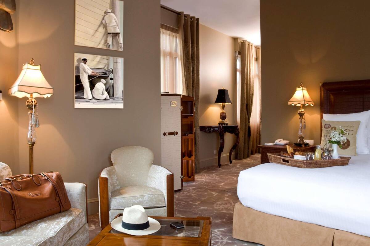 Suite, 1 King Bed