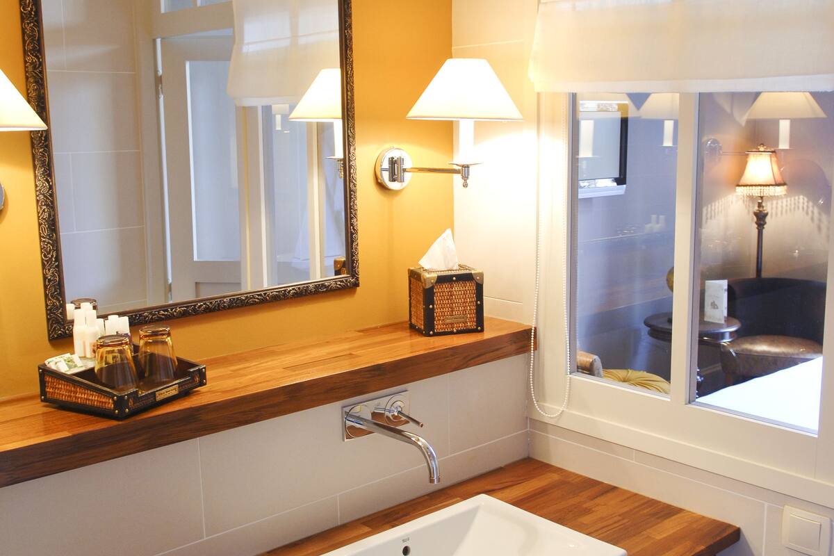 superior double room, 1 double bed, terrace | bathroom | shower, eco-friendly toiletries, hair dryer, bathrobes