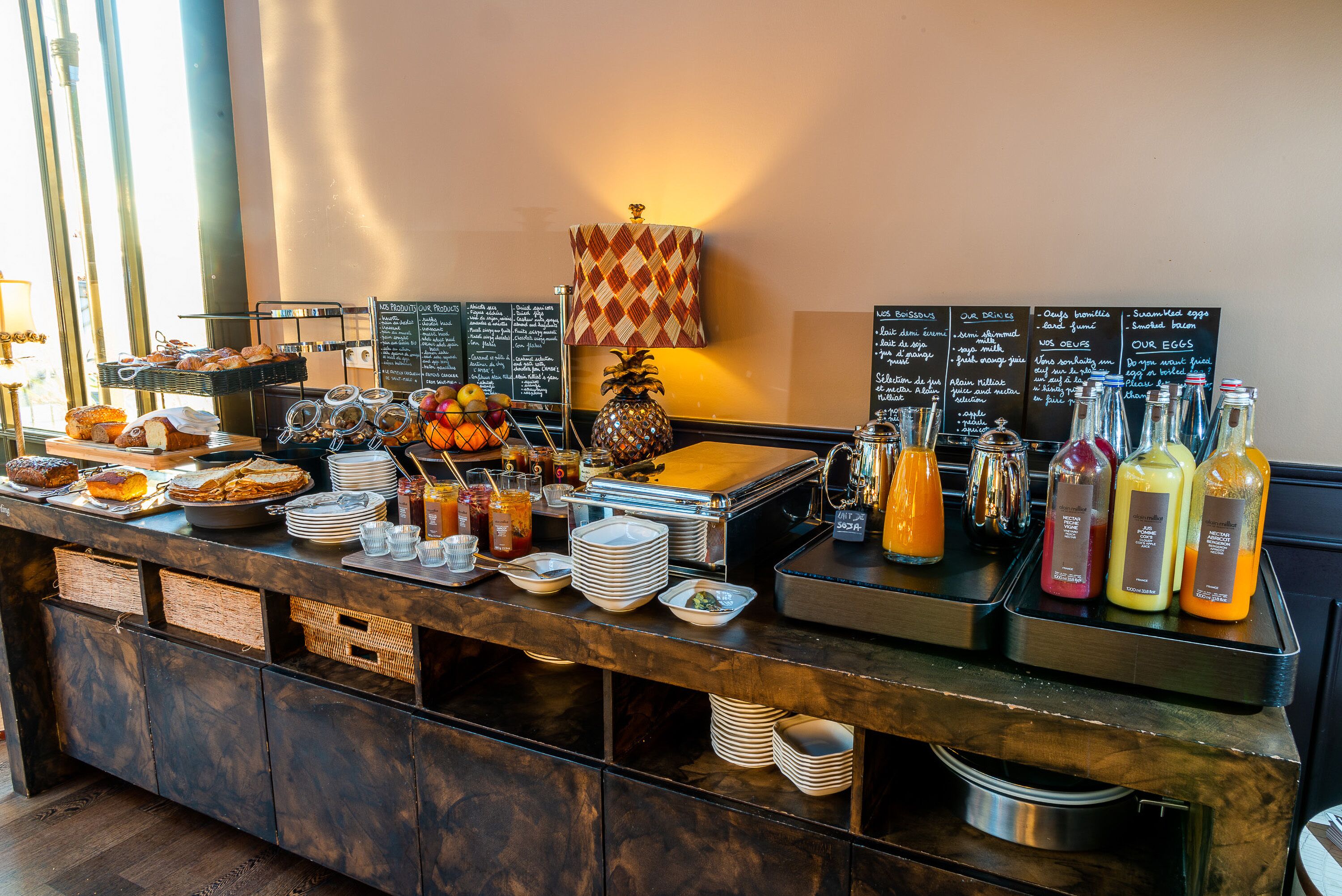 daily buffet breakfast (eur 25 per person)