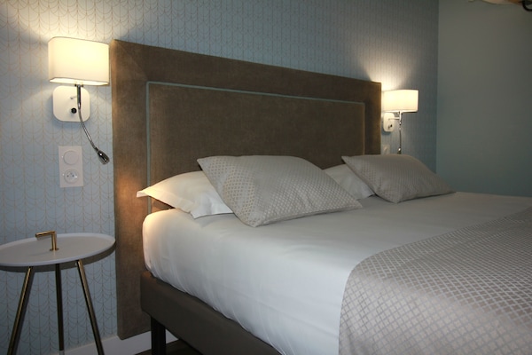 Logis Hôtel Lodge La Valette - Cesson-Sévigné