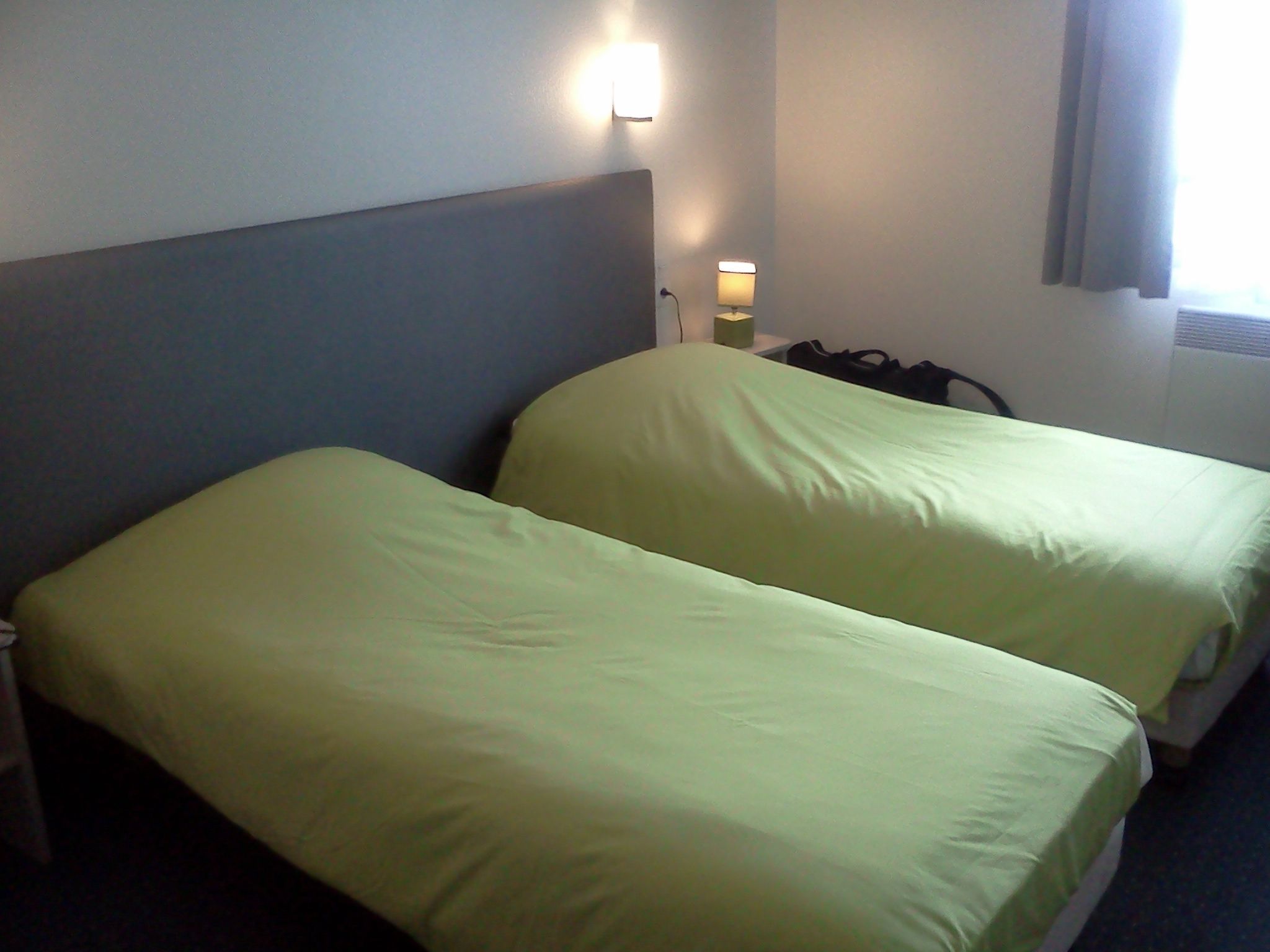 twin room | desk, blackout curtains, soundproofing, free cots/infant beds