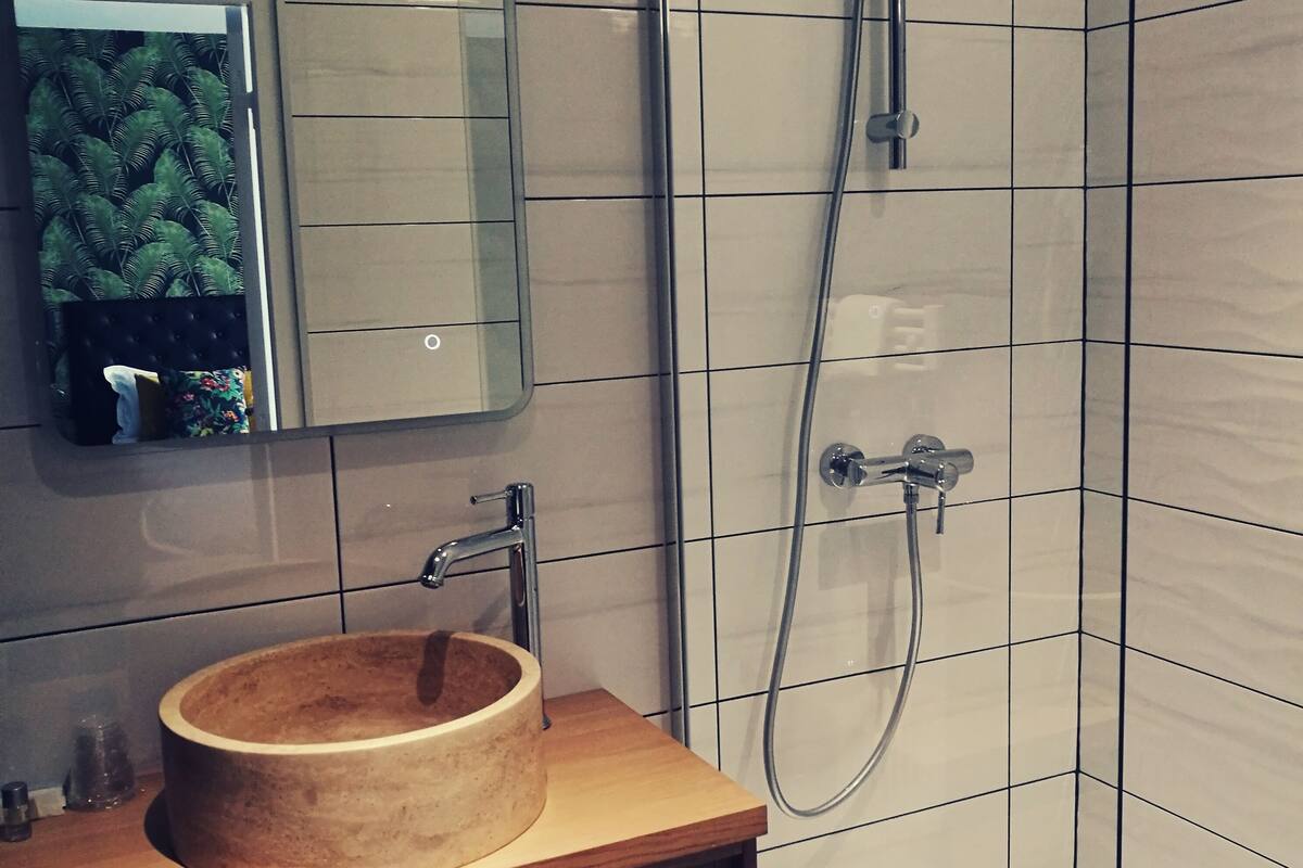 junior suite, 1 bedroom | bathroom | hair dryer, towels