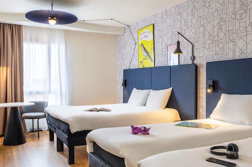 In-room safe, desk, soundproofing, iron/ironing board