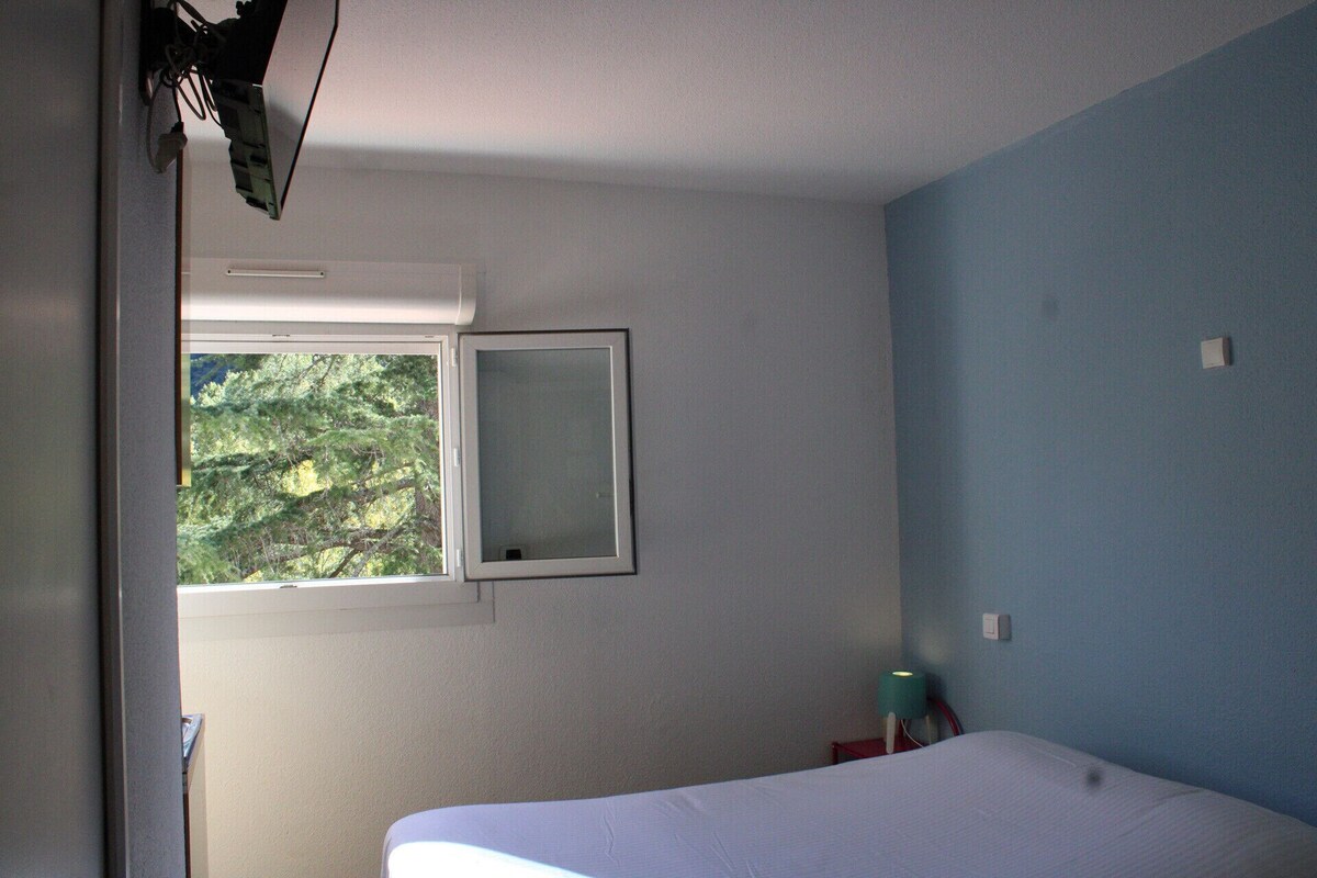 Premium bedding, memory-foam beds, desk, soundproofing