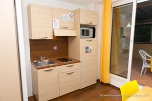Apartment, 1 Bedroom, Terrace, Mountain View | Private kitchen
