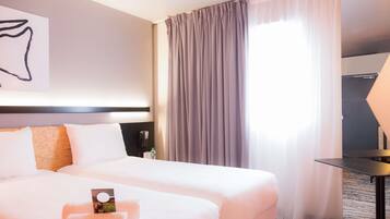 Phòng Tiêu chuẩn, 2 giường đơn | Bộ đồ giường cao cấp, bàn, màn/rèm cản sáng, phòng cách âm