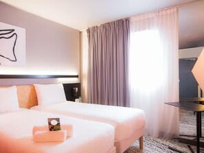 Standaard kamer, 2 eenpersoonsbedden | Luxe beddengoed, een bureau, verduisterende gordijnen