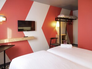 Ropa de cama de alta calidad, escritorio, cortinas opacas