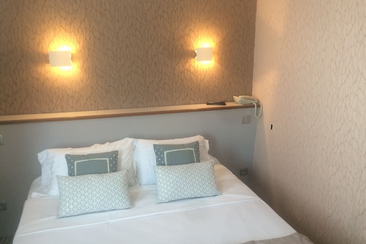 Habitación triple | Insonorización, camas extra, wifi gratis y ropa de cama