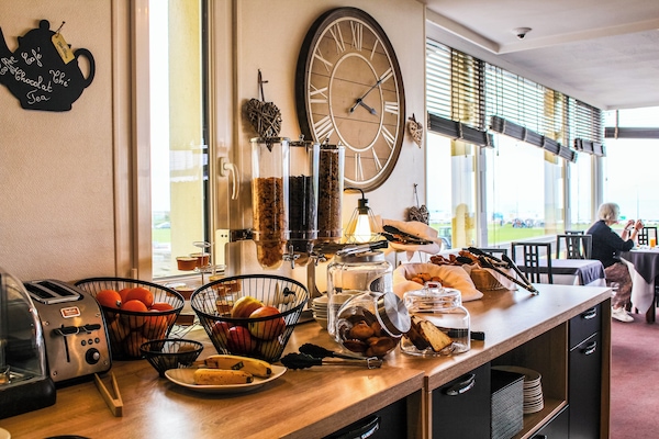 Daily buffet breakfast for a fee