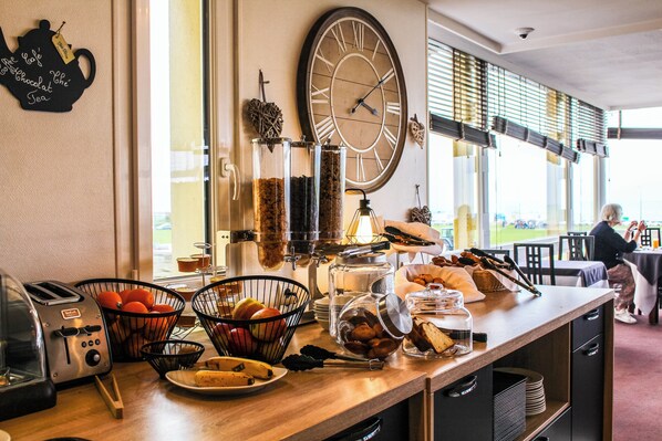 Daily buffet breakfast for a fee