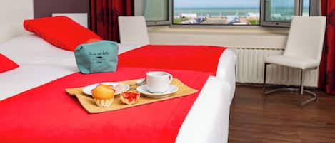 雙床房, 海景 | 迷你吧、房內夾萬、書桌、遮光窗簾/窗簾