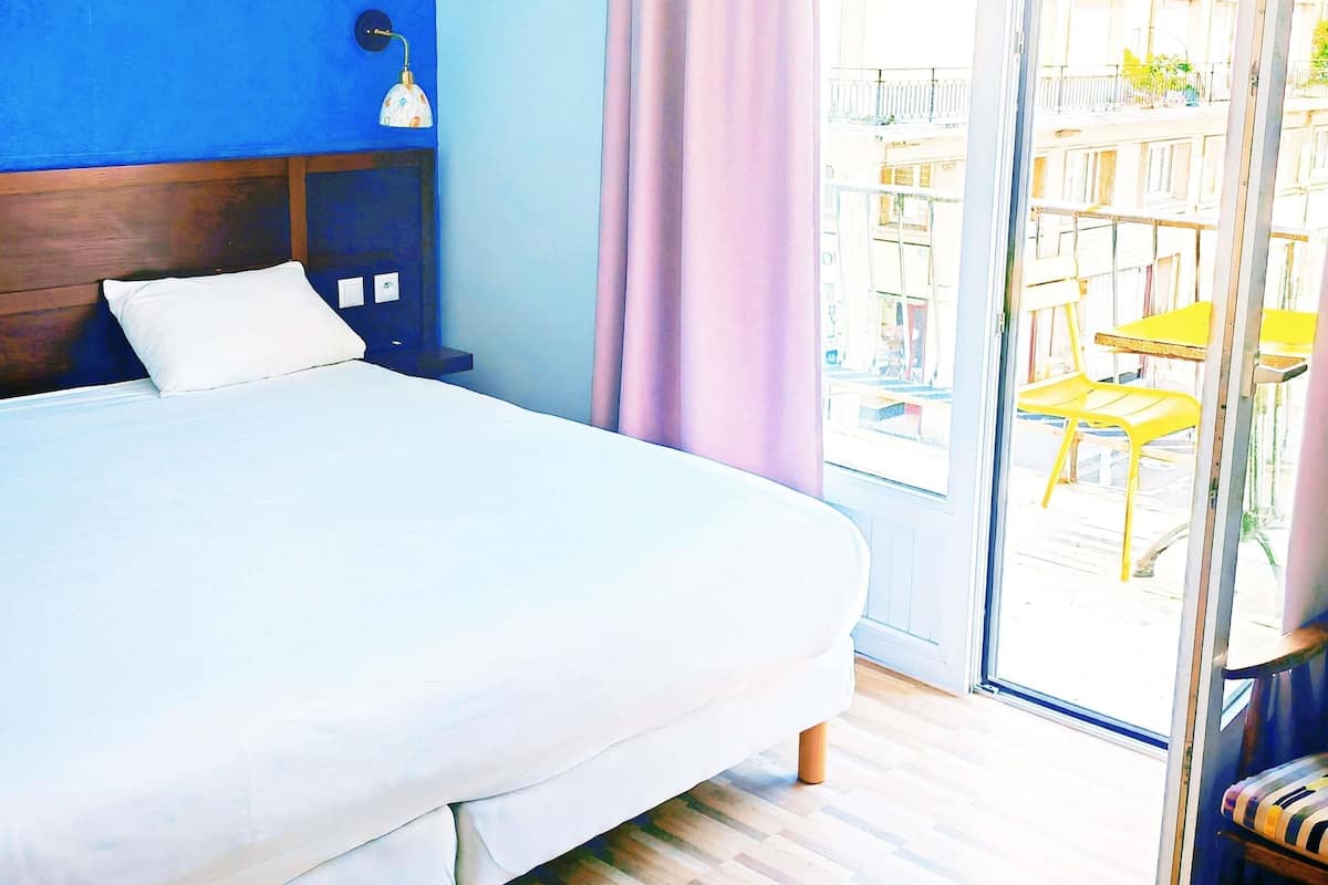 Habitación Premium, 1 cama doble | Ropa de cama de alta calidad, escritorio, cortinas opacas