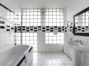 Premium bedding, desk, blackout curtains, soundproofing - ibis Styles le Havre Centre Auguste Perret (Le Havre)