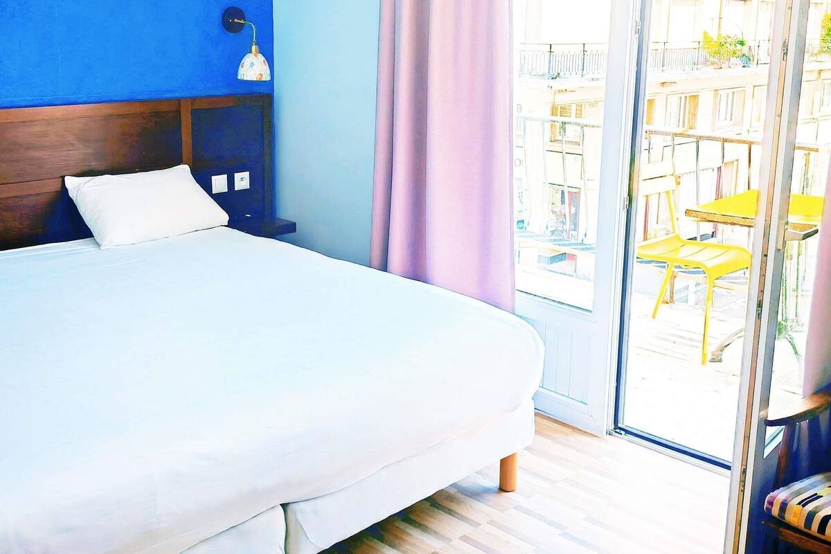 Premium Room, 1 Double Bed | Premium bedding, desk, blackout drapes, soundproofing