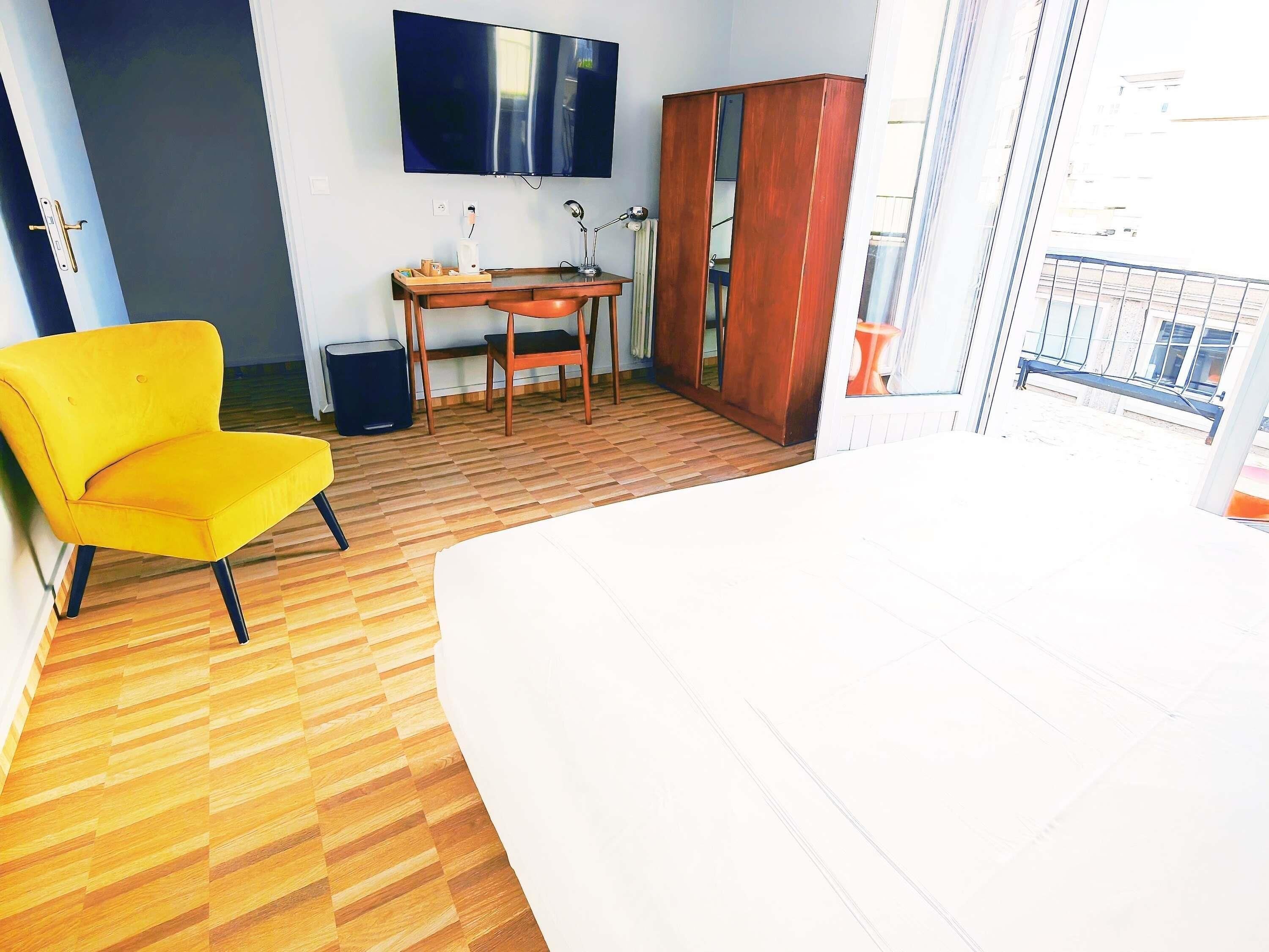 Premium bedding, desk, blackout curtains, soundproofing