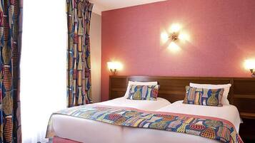 Chambre Standard, 2 lits une place | Literie de qualité supérieure, bureau, rideaux occultants