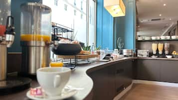 Daily buffet breakfast for a fee