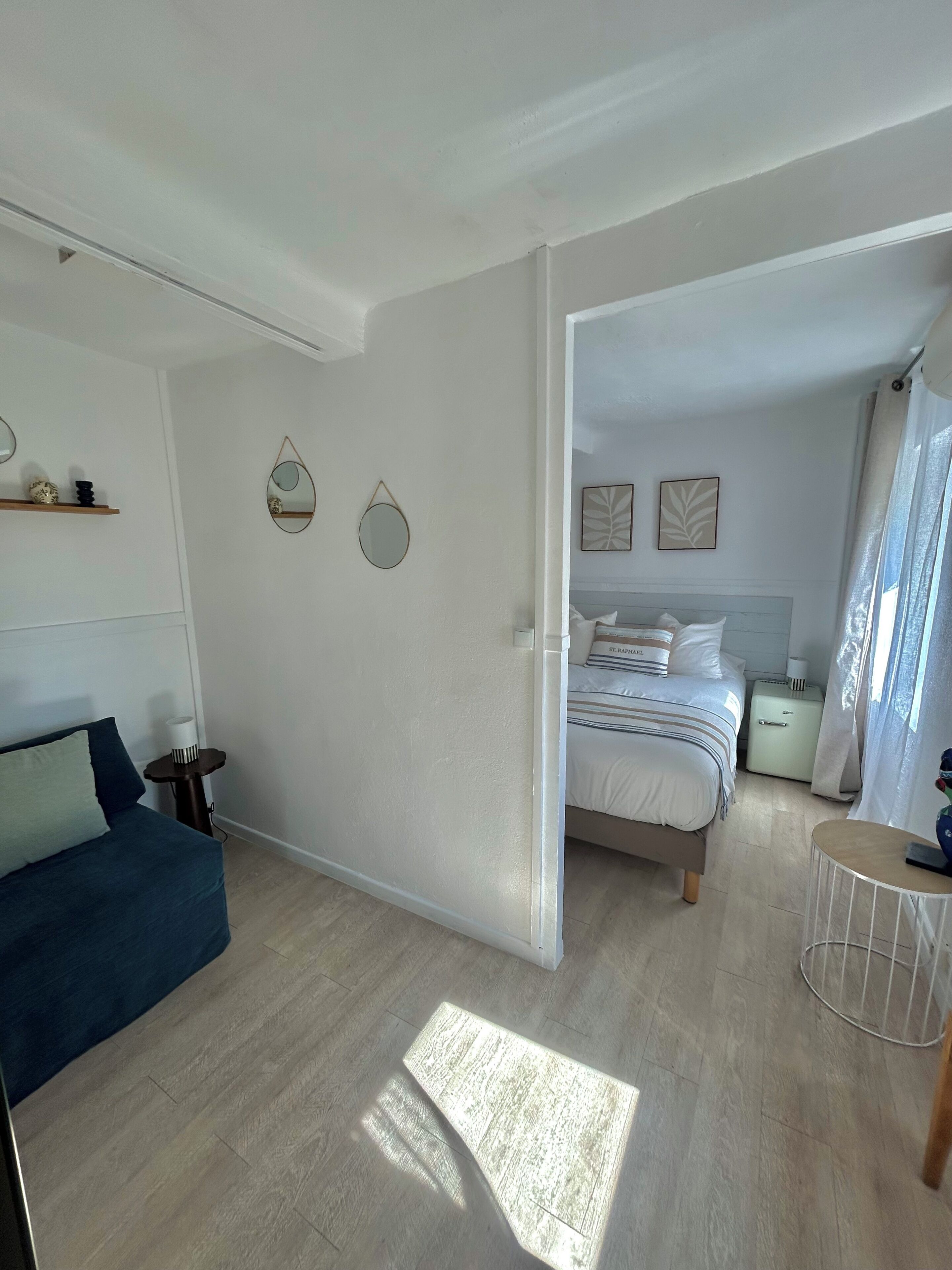 Zimmer, 1 Queen-Bett und Schlafsofa (with Air Conditioning)