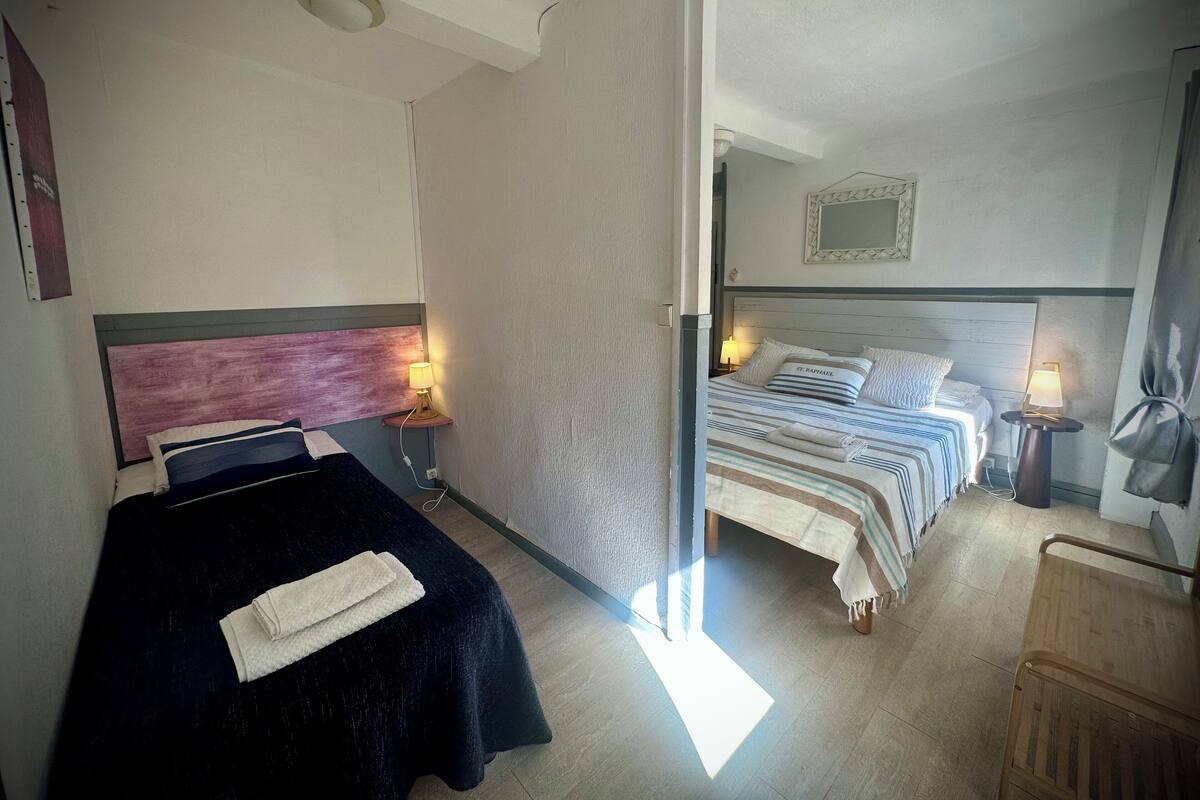 Triple Room (with Air Conditioning) | 1 bedroom, premium bedding, in-room safe, individually decorated
