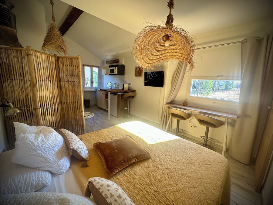 Studio 2/4 persons | Premium bedding, individually decorated, individually furnished, desk