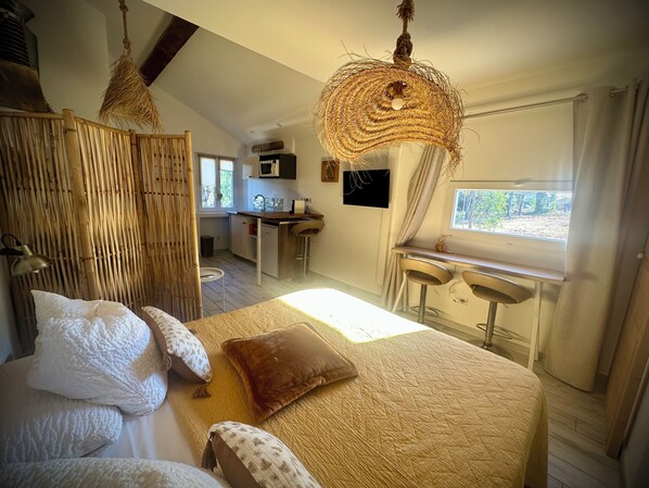 Studio 2/4 persons | Premium bedding, individually decorated, individually furnished, desk