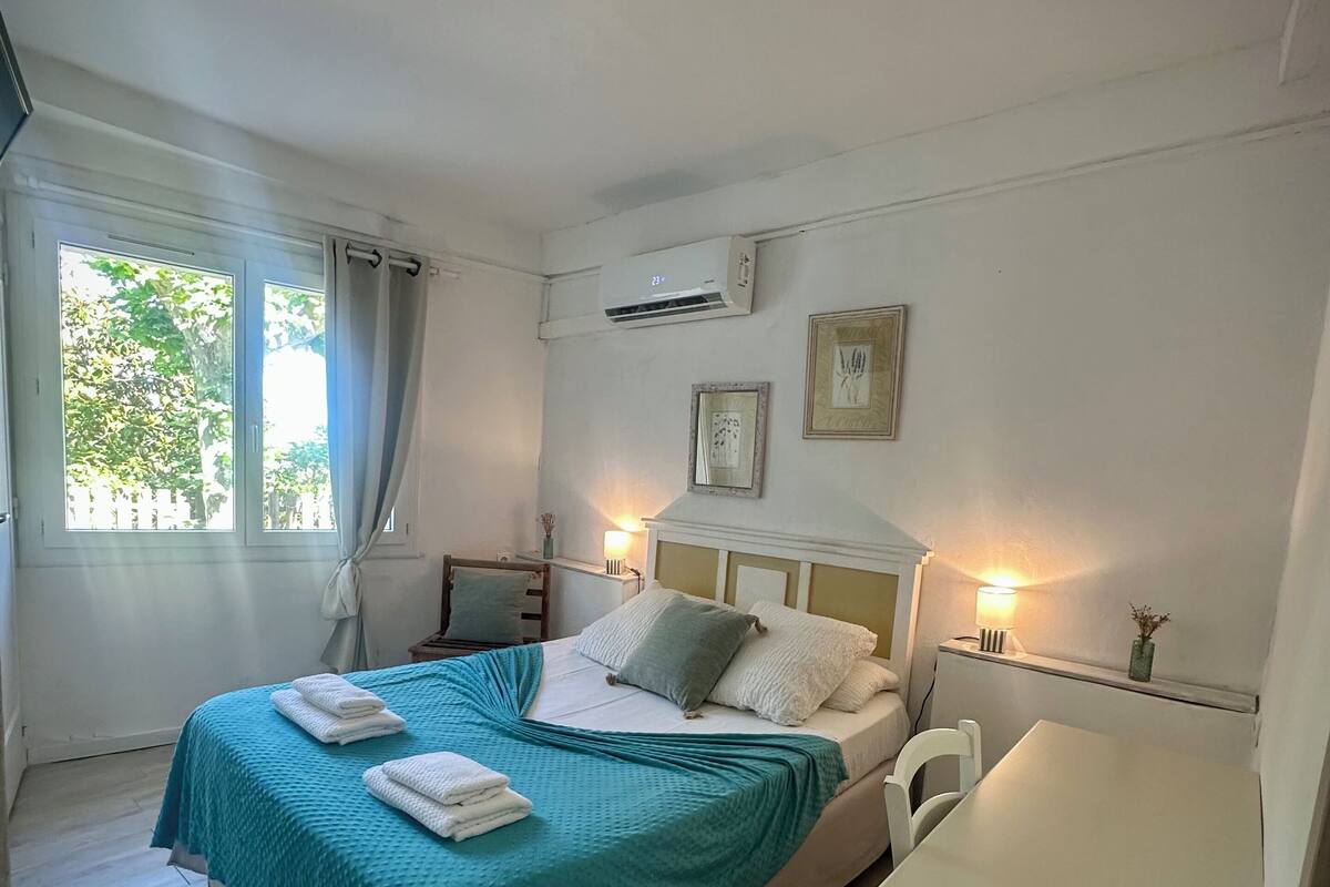 Double Room, 1 Double or 2 Twin Beds | 1 bedroom, premium bedding, in-room safe, individually decorated