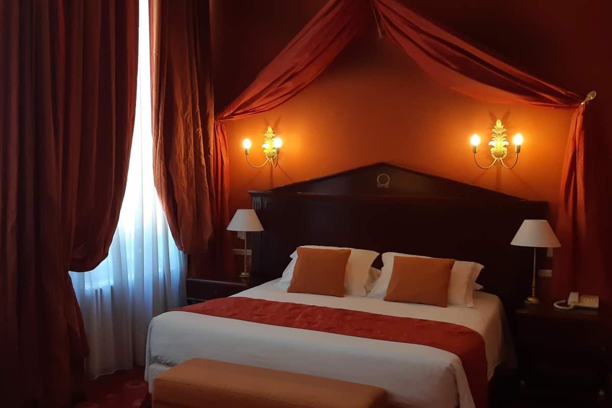 premium bedding, minibar, individually furnished, desk