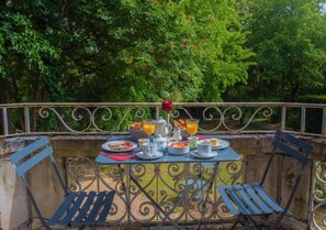 Balcony -  LOGIS HÔTEL LES MARÉCHAUX (Auxerre)