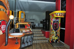 Game room - Citotel Europeen (Angouleme)