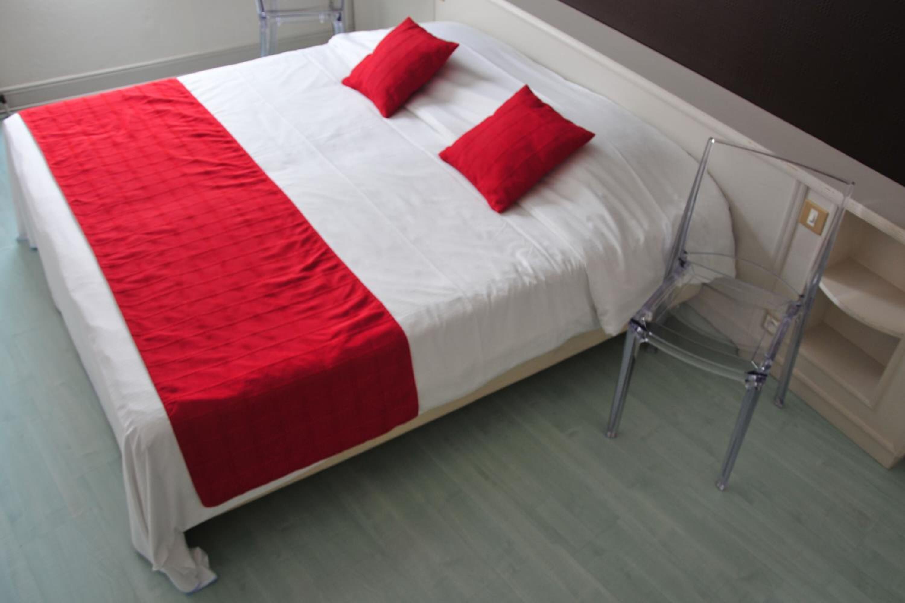 minibar, desk, blackout curtains, soundproofing