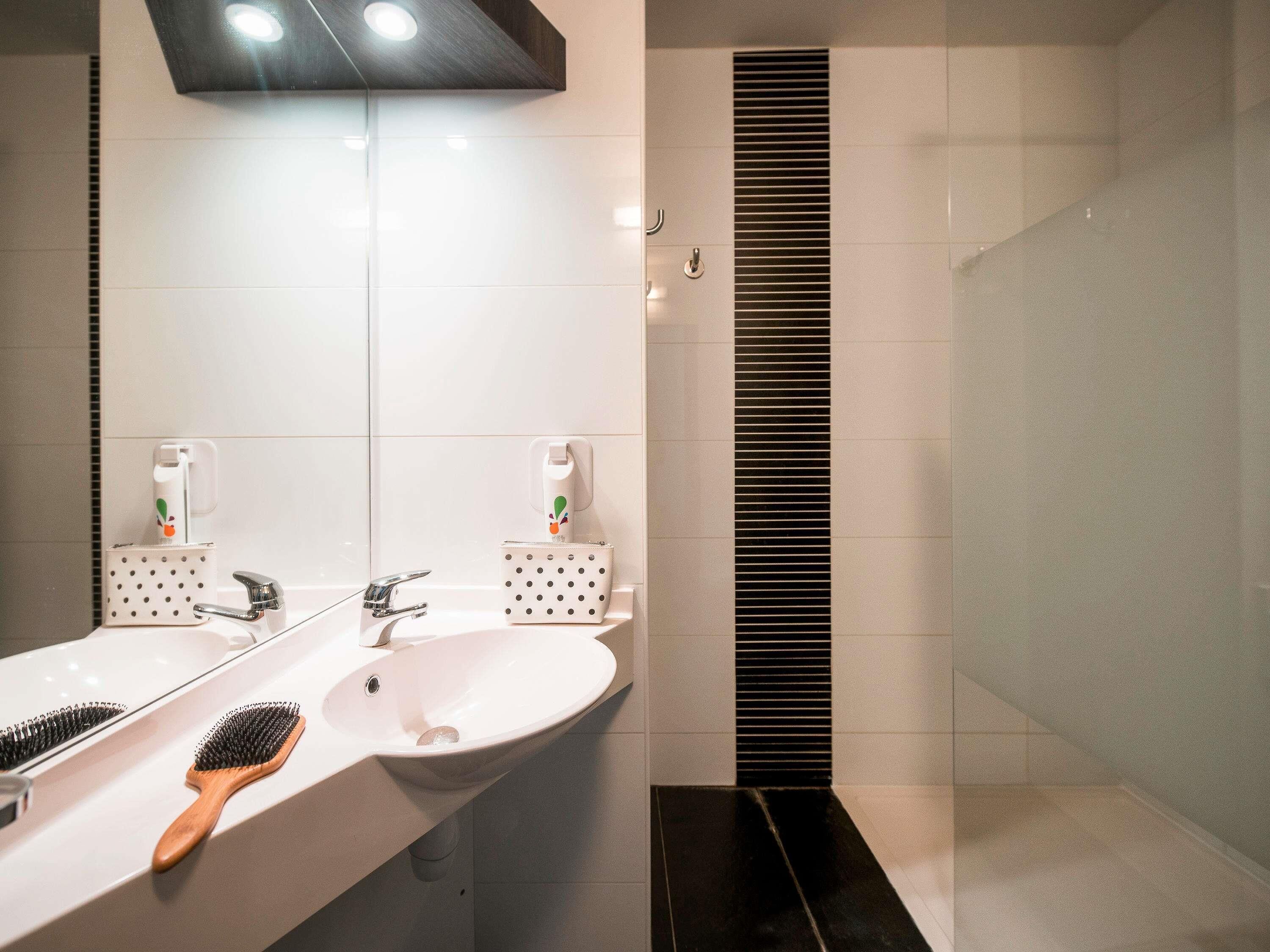 standard room, 1 double bed | desk, iron/ironing board, free cots/infant beds, free wifi