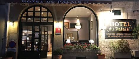 Fasade – kveld/natt