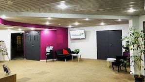 Lobby sitting area - Welcomotel Montelimar (Montélimar)
