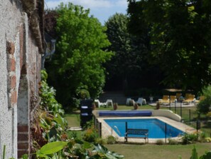 Pool - La Tonnellerie (Tavers)