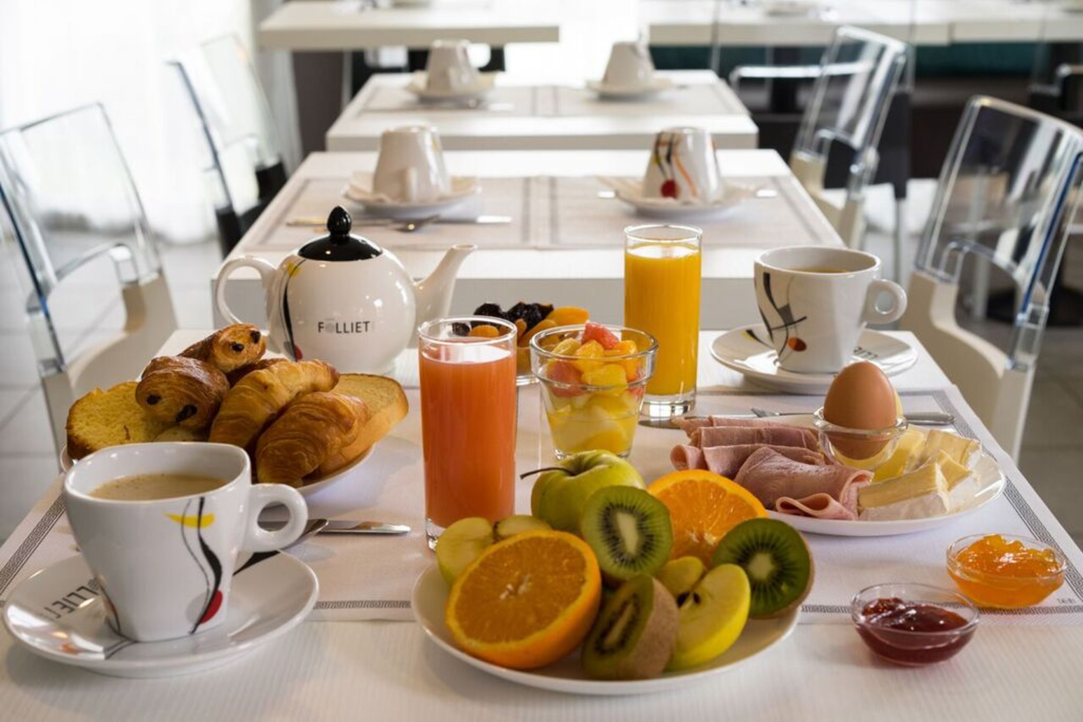 daily buffet breakfast (eur 11 per person)